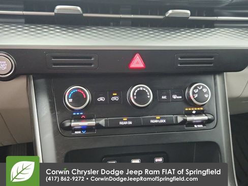 Used 2023 Kia Carnival LX FWD image 25
