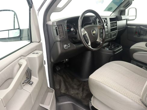 Used 2017 Chevrolet Express 3500 LT w/ LT Preferred Equipment Group image 19