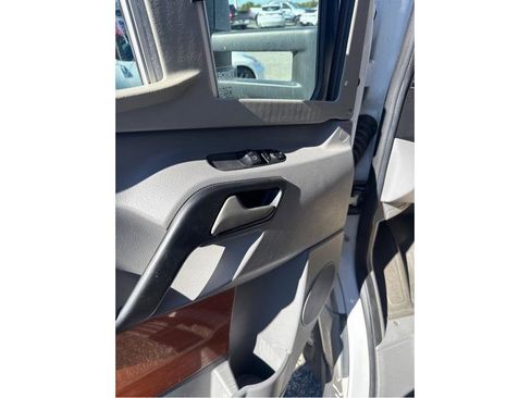 Used 2010 Mercedes-Benz Sprinter 3500 image 13