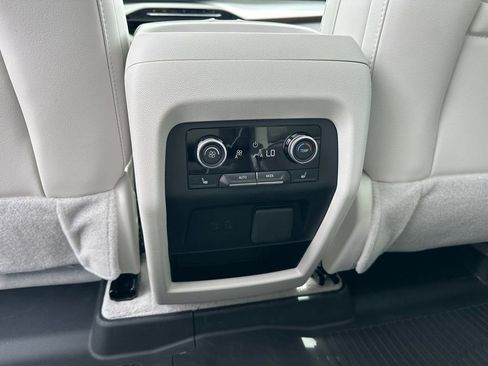 New 2026 Buick Enclave Avenir w/ Super Cruise Package FWD image 23