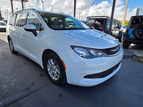 Used 2021 Chrysler Voyager Lxi FWD image 5