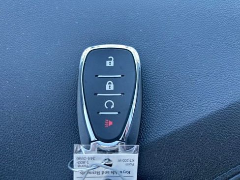 Used 2022 Chevrolet Bolt EUV Premier w/ Sun & Sound Package image 28