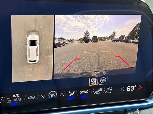 New 2026 Chevrolet Equinox EV LT image 18