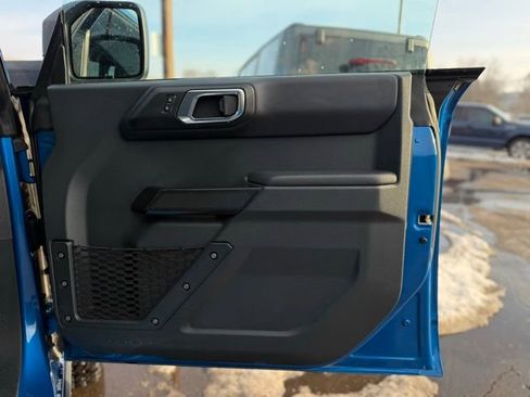 Used 2025 Ford Bronco Badlands image 11