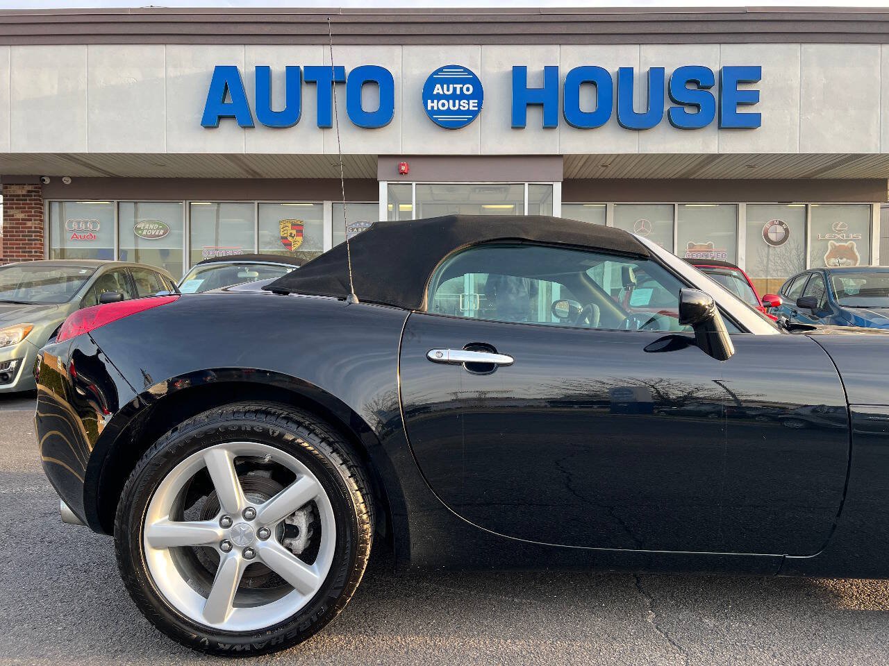 Used 2009 Pontiac Solstice Convertible w/ Preferred Package RWD image 34