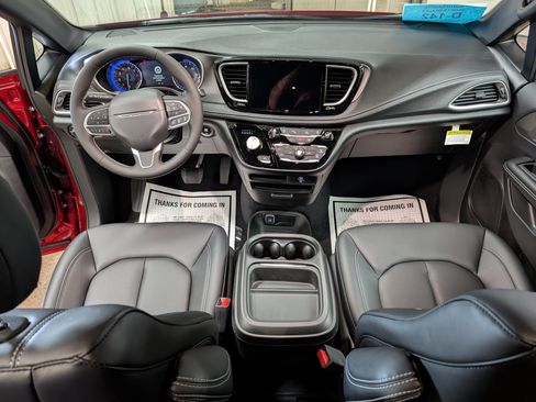 New 2027 Chrysler Pacifica Select AWD/4WD image 12