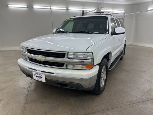 Used 2005 Chevrolet Suburban LT w/ Preferred Equipment Group image 5