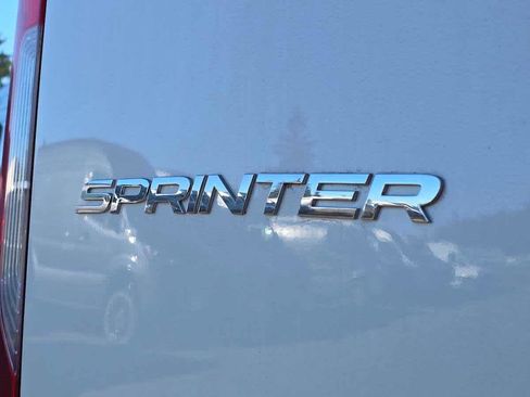 Used 2025 Mercedes-Benz Sprinter 2500 image 16