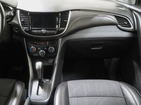 Used 2018 Chevrolet Trax LT w/ LT Convenience Package image 30