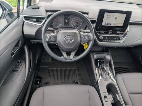 Used 2024 Toyota Corolla LE FWD image 8