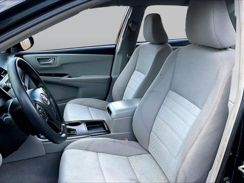 Used 2016 Toyota Camry LE FWD image 8