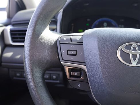 Used 2025 Toyota Camry LE FWD image 20