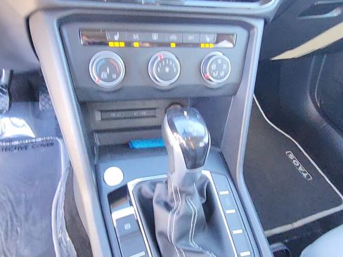 Used 2022 Volkswagen Taos SE w/ Panoramic Sunroof Package image 27