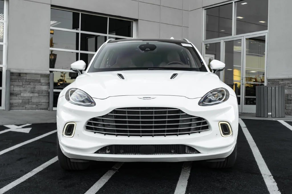 Used 2022 Aston Martin DBX AWD/4WD image 6