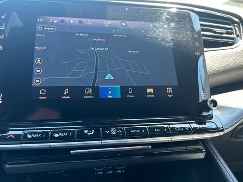 Used 2024 Jeep Wagoneer L Series III w/ Flexible Seating Group AWD/4WD image 28