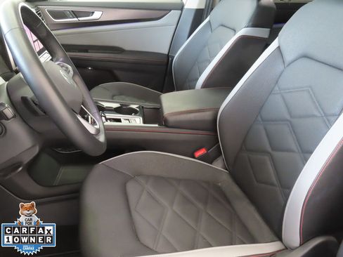 Used 2024 Volkswagen Atlas Peak Edition SE AWD/4WD image 12