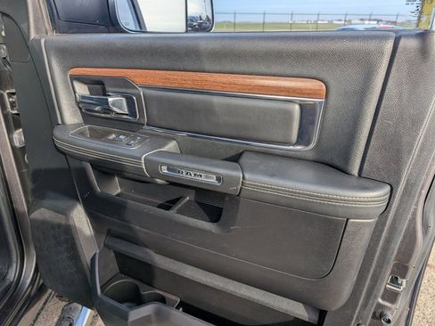 Used 2014 RAM 2500 Laramie w/ Convenience Group image 5