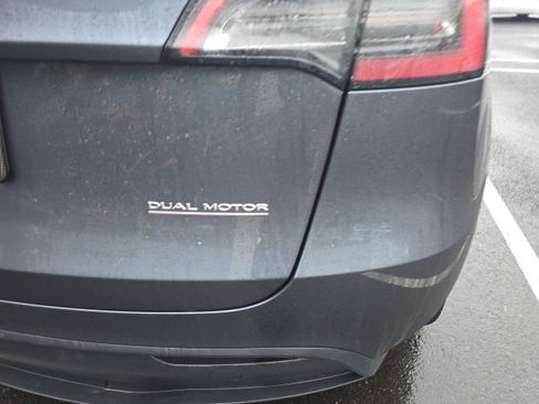 Used 2023 Tesla Model Y Performance AWD/4WD image 11