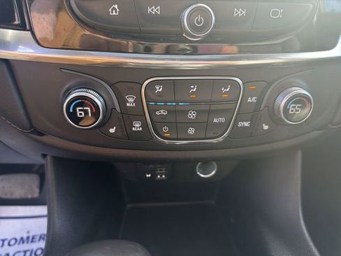 Used 2021 Chevrolet Traverse LT w/ LT Premium Package AWD/4WD image 36