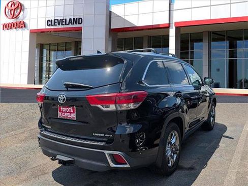 Used 2018 Toyota Highlander Limited Platinum AWD/4WD image 7