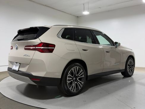 Used 2025 BMW X3 xDrive30i AWD/4WD image 2