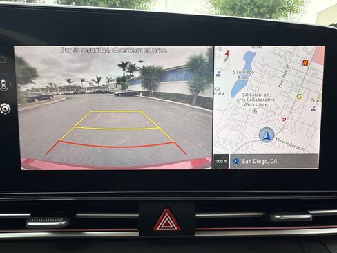 Used 2024 Hyundai Elantra SEL FWD image 31