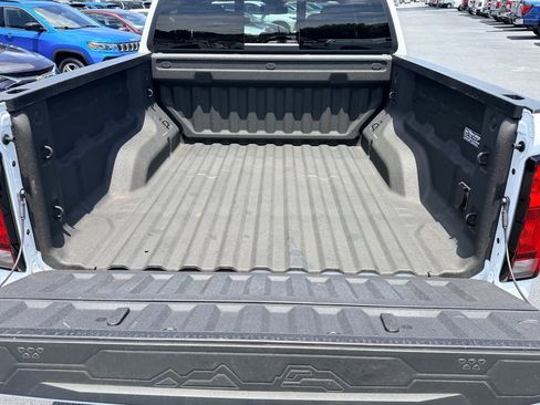 Used 2024 Chevrolet Colorado Z71 w/ Z71 Convenience Package 2 AWD/4WD image 15