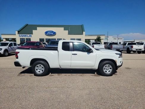 Used 2024 Nissan Frontier S RWD image 19