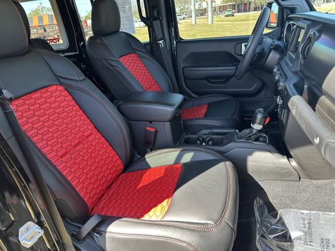 Used 2023 Jeep Wrangler Sport S image 25