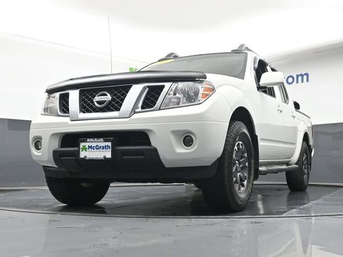 Used 2015 Nissan Frontier PRO-4X w/ Pro-4x Luxury Package AWD/4WD image 6