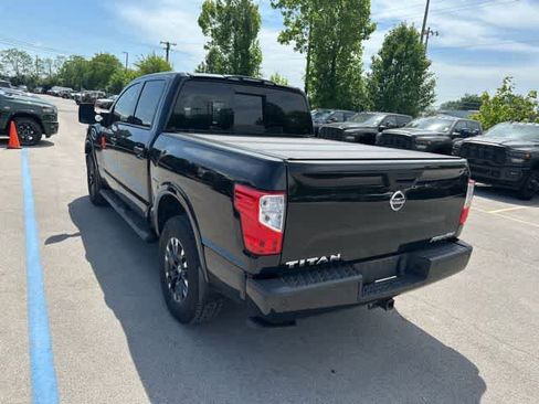 Used 2017 Nissan Titan PRO-4X w/ Pro-4x Convenience Package AWD/4WD image 18