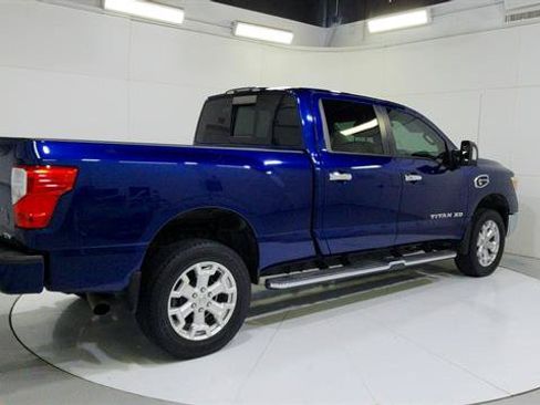 Used 2017 Nissan Titan SV RWD image 8