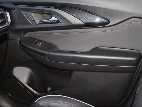 Used 2023 Chevrolet TrailBlazer RS image 29