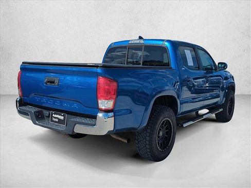 Used 2017 Toyota Tacoma SR5 w/ SR5 Appearance Package (SM) RWD image 5