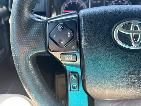Used 2021 Toyota 4Runner Venture AWD/4WD image 22