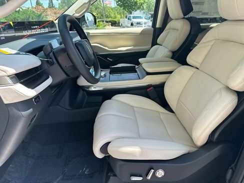 New 2027 Lincoln Navigator Reserve AWD/4WD image 10