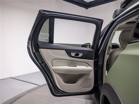 New 2026 Volvo V60 B5 Cross Country Plus w/ Climate Package image 30