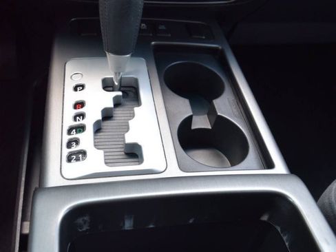 Used 2014 Nissan Armada SV AWD/4WD image 30