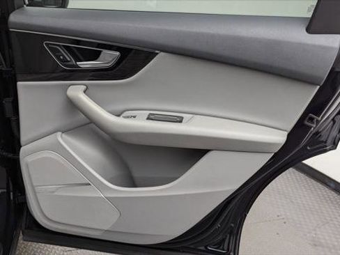 Used 2017 Audi Q7 3.0T Premium Plus image 19