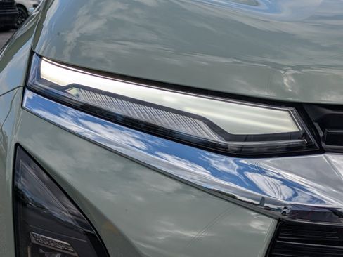 New 2026 Chevrolet Equinox LT w/ Safety and Technology Package FWD image 10
