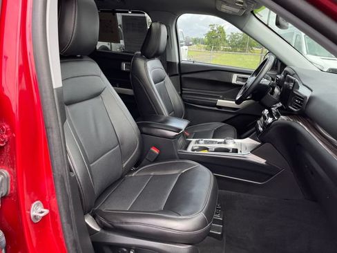 Used 2023 Ford Explorer Limited w/ Equipment Group 301A AWD/4WD image 42