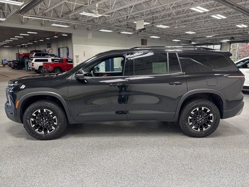 Used 2024 Chevrolet Traverse Z71 w/ Enhanced Driving Package image 4