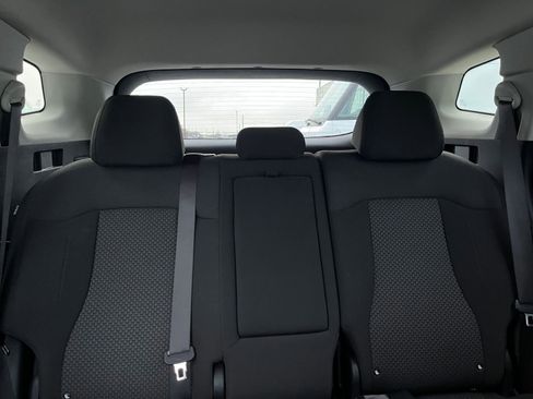 Used 2025 Kia Sportage LX image 37