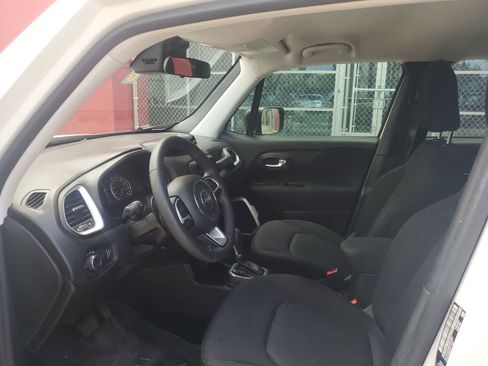 Used 2018 Jeep Renegade Sport w/ Power & Air Group FWD image 2