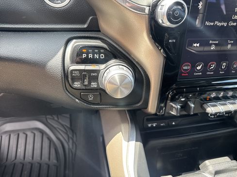 Used 2019 RAM 1500 Laramie AWD/4WD image 13