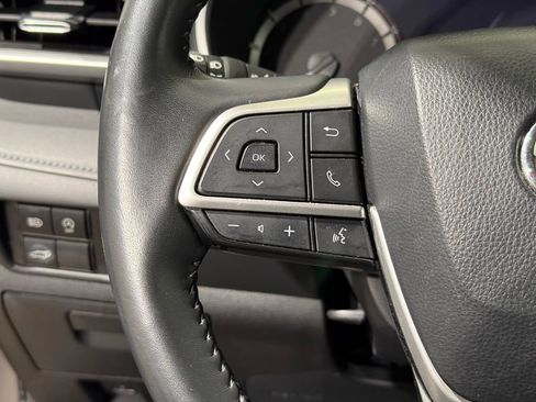 Certified 2024 Toyota Highlander XLE image 26