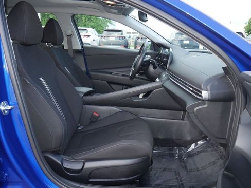 Used 2025 Hyundai Elantra SEL FWD image 21