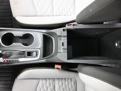Used 2021 Chevrolet Equinox LS w/ LS Convenience Package AWD/4WD image 31