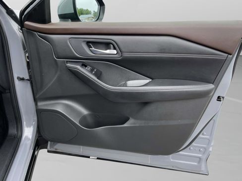 Used 2023 Nissan Rogue SL w/ SL Premium Package FWD image 17