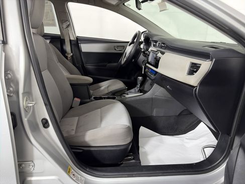 Used 2015 Toyota Corolla LE image 42